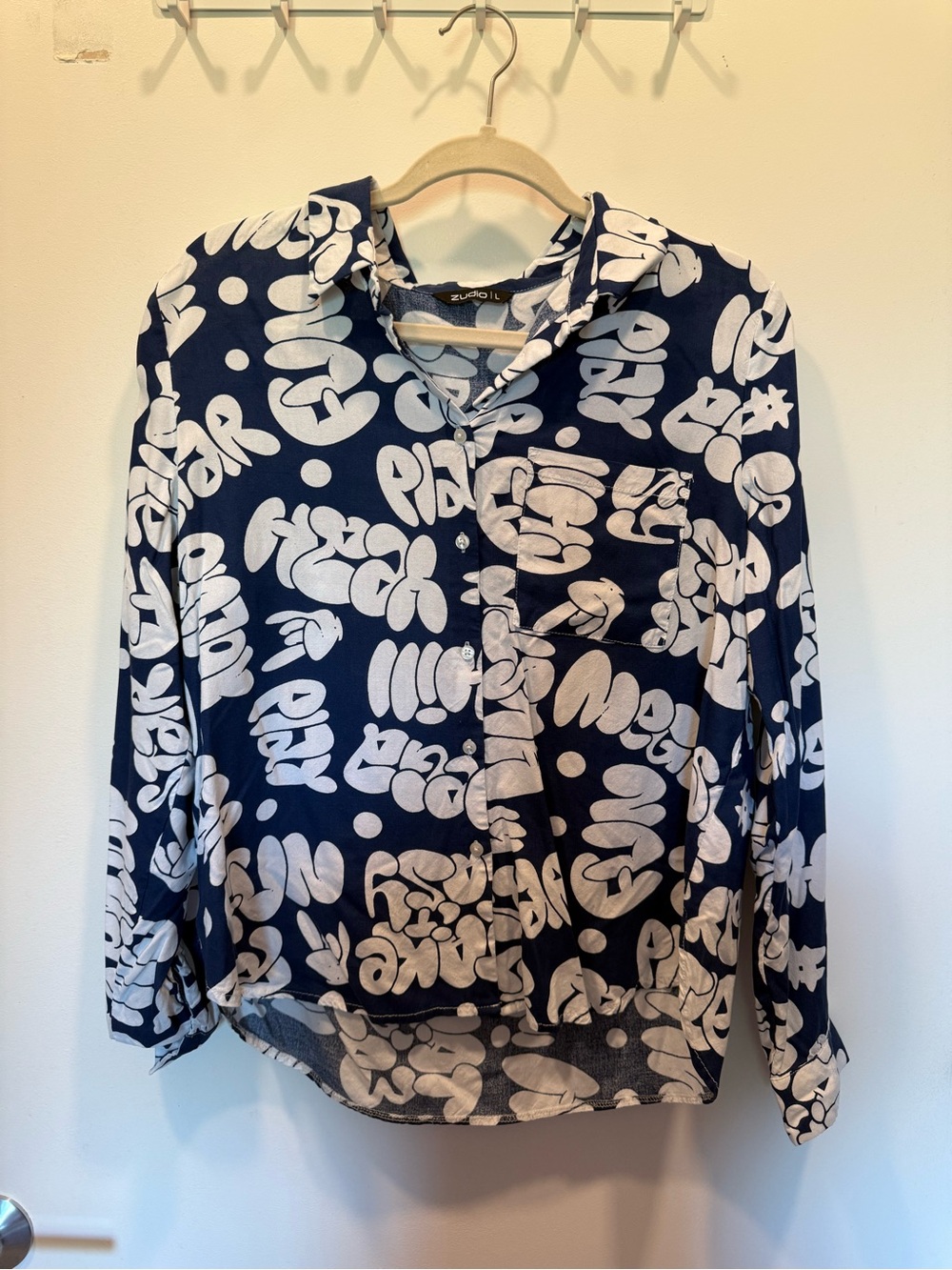 Navy & White Graphic Button-Up Shirt